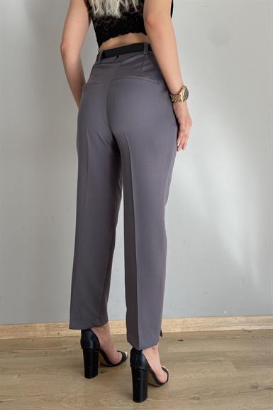 PAÇA YIRTMAÇLI KEMERLİ PANTALON
