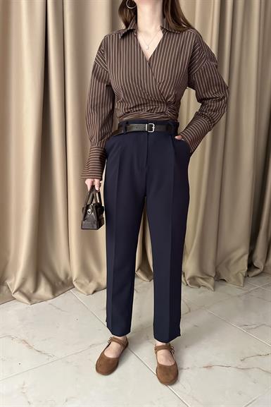 PAÇA YIRTMAÇLI KEMERLİ PANTALON