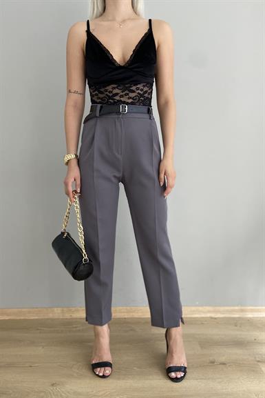 PAÇA YIRTMAÇLI KEMERLİ PANTALON