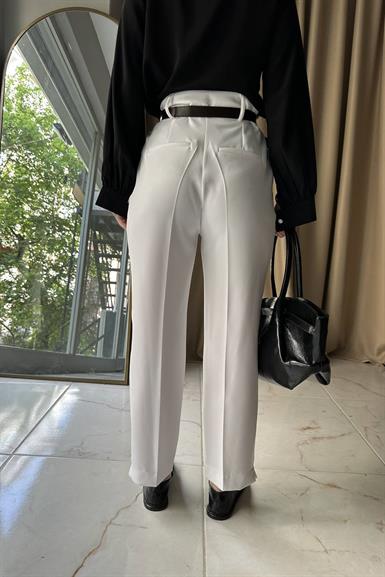PAÇA YIRTMAÇLI KEMERLİ PANTALON