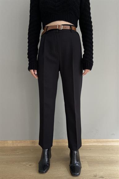 PAÇA YIRTMAÇLI KEMERLİ PANTALON