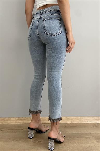 PAÇALARI TAŞLI KEMERLİ KOT PANTOLON