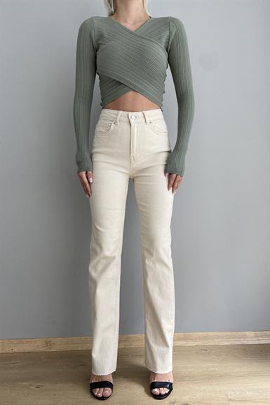 YANI KESİK LİKRALI FLARE PANTOLON