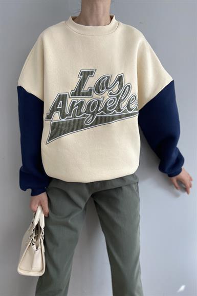 APLİKE NAKIŞLI SWEATSHIRT