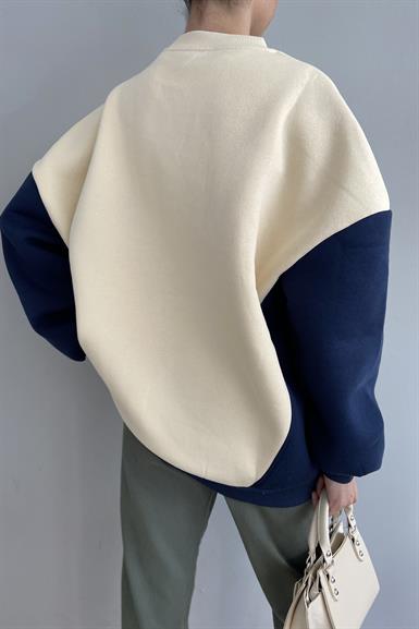 APLİKE NAKIŞLI SWEATSHIRT