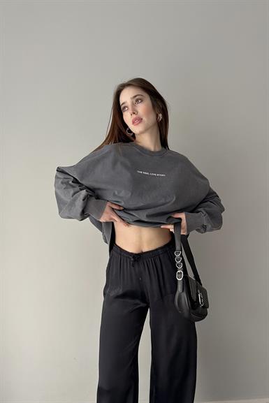 BASKI VE TAŞ DETAYLI YIKAMALI SWEATSHIRT