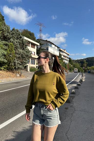 BİSİKLET YAKA AYI NAKIŞLI SWEATSHIRT