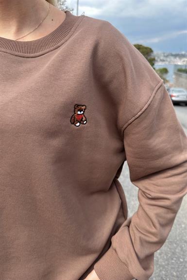 BİSİKLET YAKA AYI NAKIŞLI SWEATSHIRT