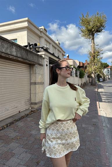 BİSİKLET YAKA AYI NAKIŞLI SWEATSHIRT