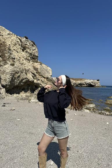BİSİKLET YAKA CROP SWEATSHIRT