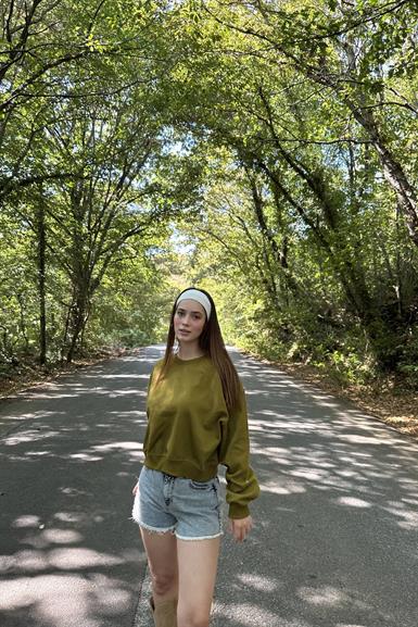 BİSİKLET YAKA CROP SWEATSHIRT