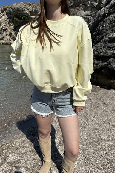BİSİKLET YAKA CROP SWEATSHIRT