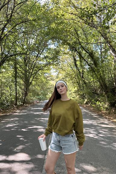 BİSİKLET YAKA CROP SWEATSHIRT