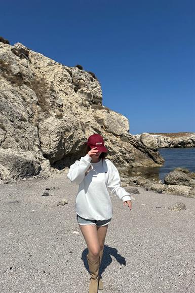 BİSİKLET YAKA KALP NAKIŞLI SWEATSHIRT