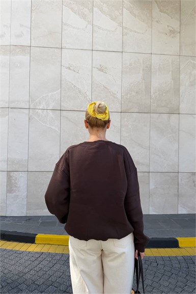 BİSİKLET YAKA NAKIŞ DETAYLI SWEAT