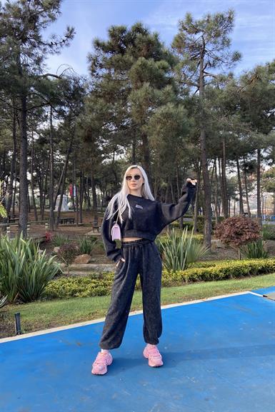 ETİKET VE NAKIŞ DETAYLI SWEATSHIRT