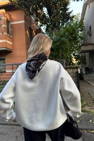FULAR DETAYLI SWEATSHIRT