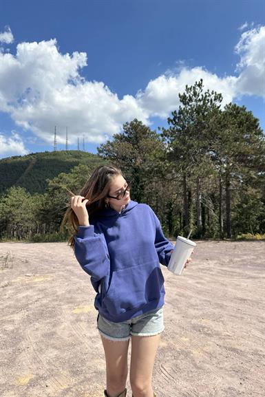 KAPŞONLU CEPLİ SWEATSHIRT
