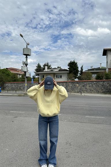 KAPŞONLU CEPLİ SWEATSHIRT