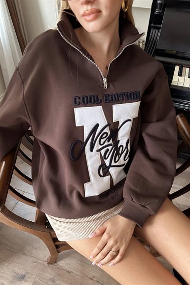 PATI FERMUARLI NAKIŞ DETAYLI SWEATSHIRT