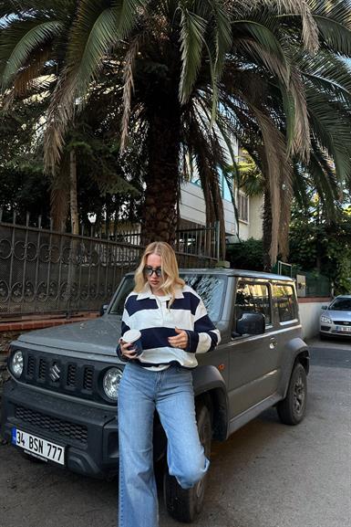 POLO YAKA ÇİZGİ DETAY SWEATSHIRT