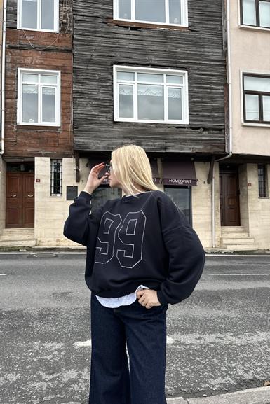 TAŞ DETAYLI SWEATSHIRT