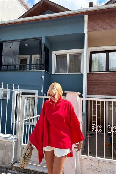 YARASA KOL ŞAL DETAYLI OVERSİZE BLUZ
