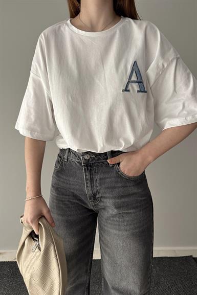 A NAKIŞ DETAYLI TSHIRT