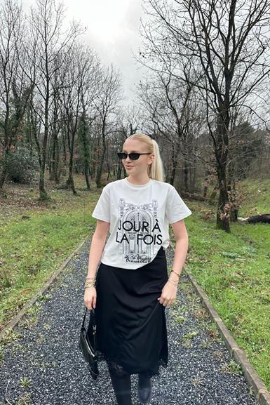 BASKI VE NAKIŞ DETAYLI TSHIRT