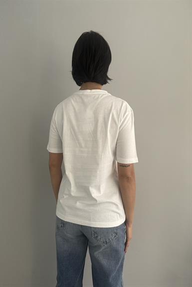 BASKI VE NAKIŞ DETAYLI TSHIRT
