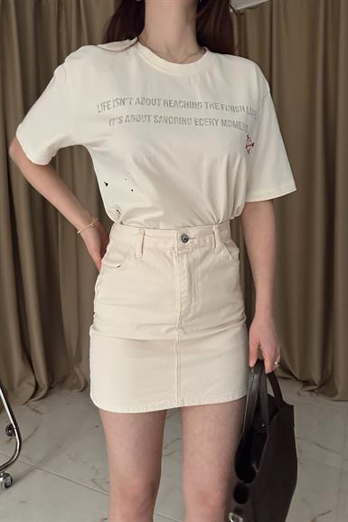 BASKI VE NAKIŞ DETAYLI TSHIRT
