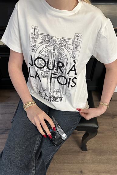 BASKI VE NAKIŞ DETAYLI TSHIRT