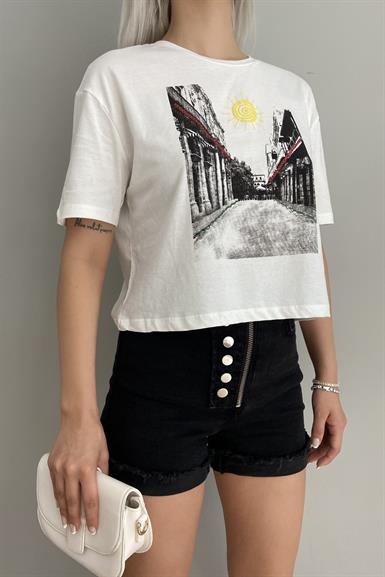 BASKILI VE NAKIŞLI TSHIRT