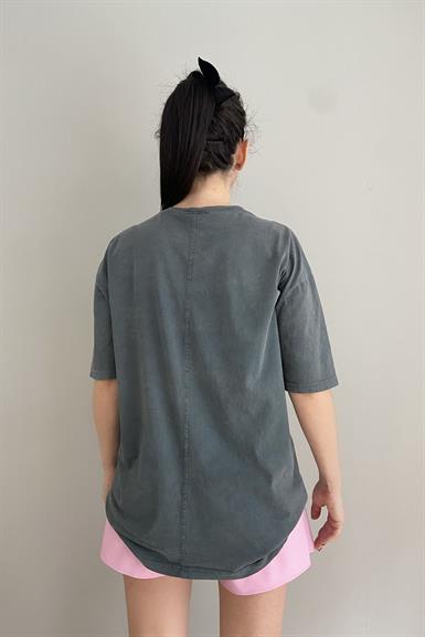 BASKILI YIKAMALI TSHIRT