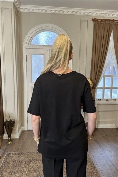 BİSİKLET YAKA AYICIK NAKIŞLI TSHIRT