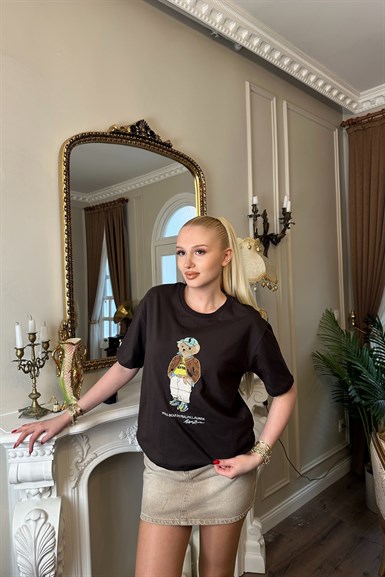BİSİKLET YAKA AYICIK NAKIŞLI TSHIRT