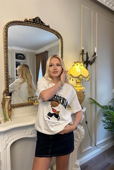 BİSİKLET YAKA BASKI VE NAKIŞ DETAYLI TSHIRT