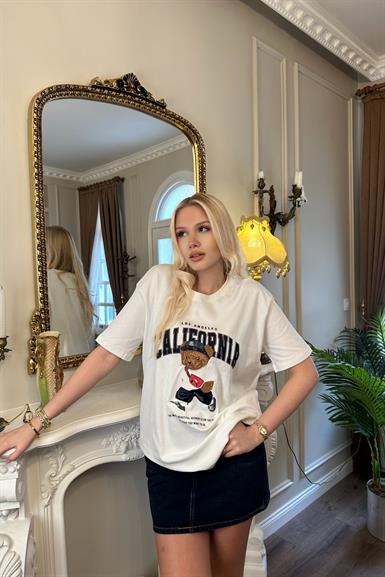 BİSİKLET YAKA BASKI VE NAKIŞ DETAYLI TSHIRT