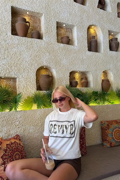 BİSİKLET YAKA BASKI VE NAKIŞ DETAY TSHIRT
