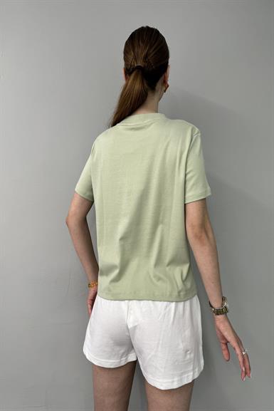 BİSİKLET YAKA KALP NAKIŞLI TSHIRT