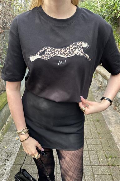 BİSİKLET YAKA NAKIŞ DETAY TSHIRT