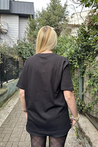 BİSİKLET YAKA NAKIŞ DETAY TSHIRT