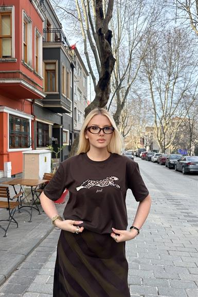 BİSİKLET YAKA NAKIŞ DETAY TSHIRT