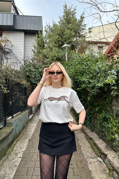 BİSİKLET YAKA NAKIŞ DETAY TSHIRT