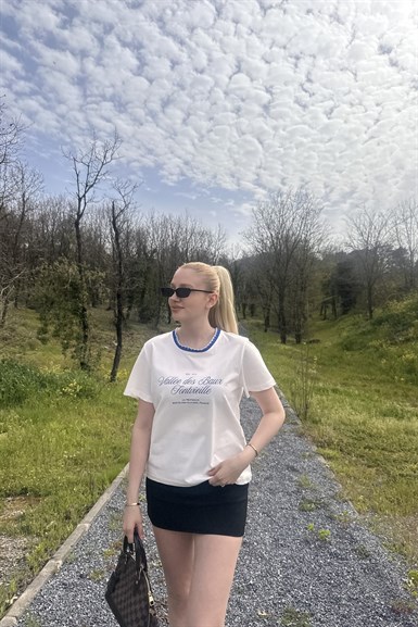 BİSİKLET YAKA NAKIŞ DETAYLI TSHIRT
