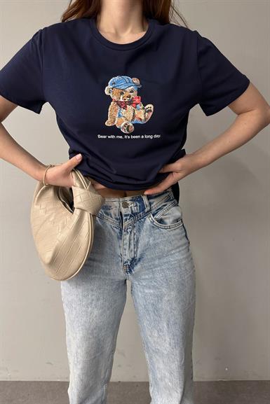 BİSİKLET YAKA NAKIŞ DETAYLI TSHIRT