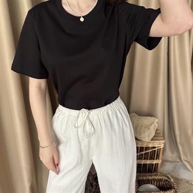 BİSİKLET YAKA NAKIŞ DETAYLI TSHIRT