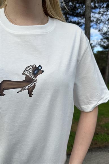 BİSİKLET YAKA NAKIŞ DETAYLI TSHIRT
