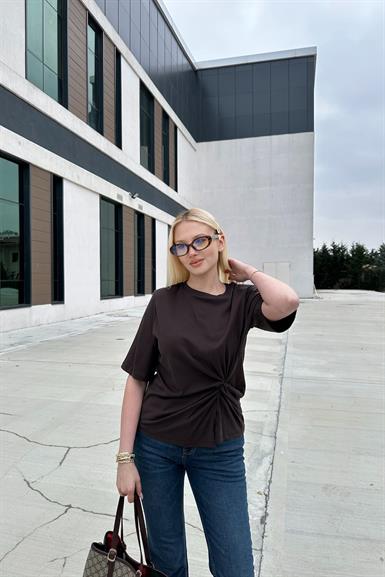 BİSİKLET YAKAA DÜĞÜM DETAYLI TSHIRT