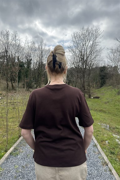FULAR DETAYLI TSHIRT